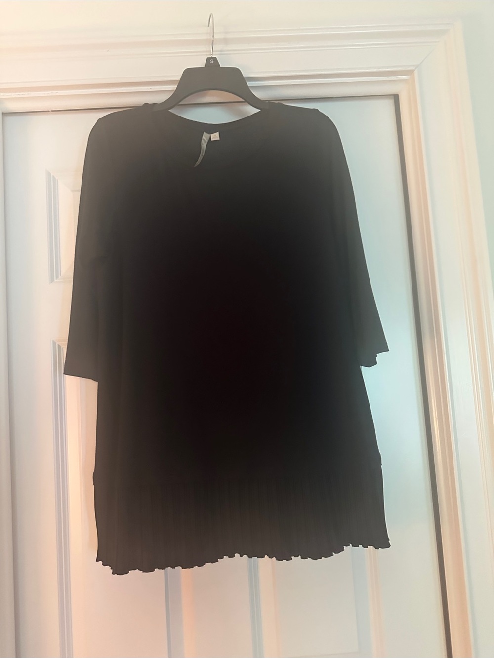 Comfy USA Black Pleated-Hem 3/4 Length Sleeve Tunic